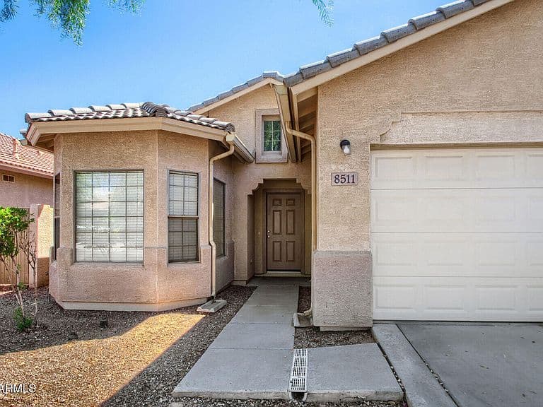 8511 W PAPAGO Street photo 4