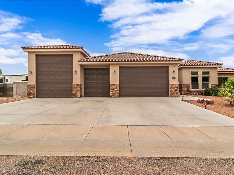 3109 Southern Loop photo 1