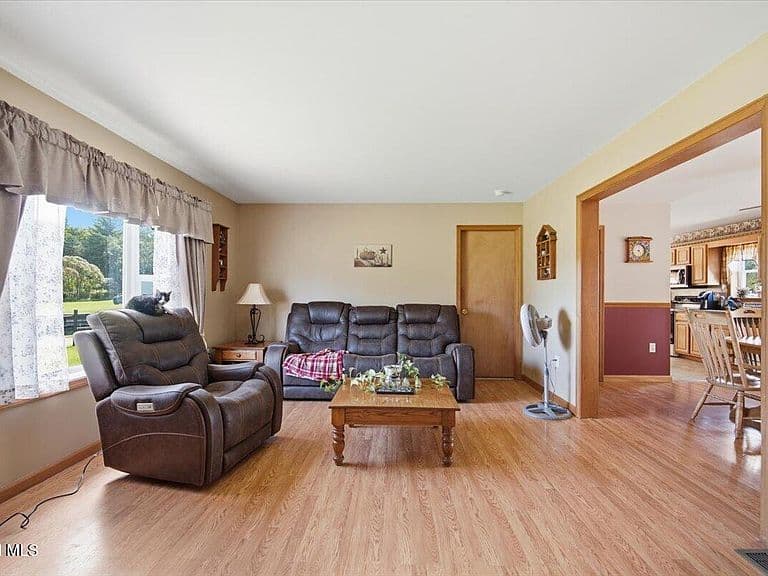 123 Factory Hollow Road photo 5