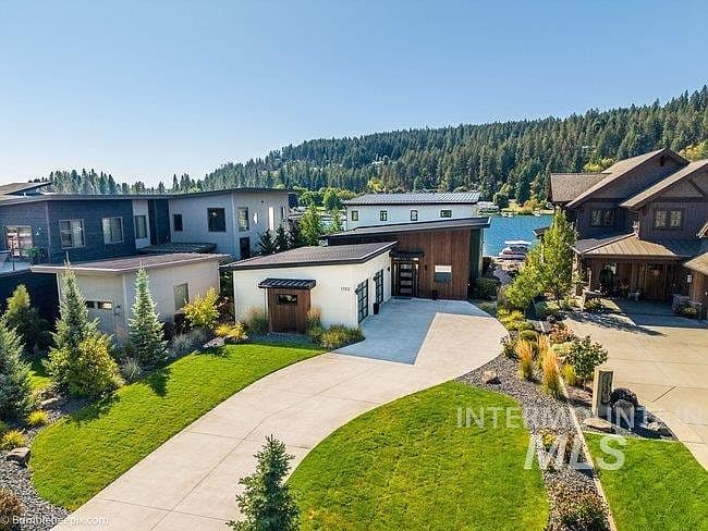 1702 W Bellerive Ln photo 1
