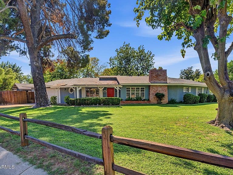 1201 W RANCHO Drive photo 1