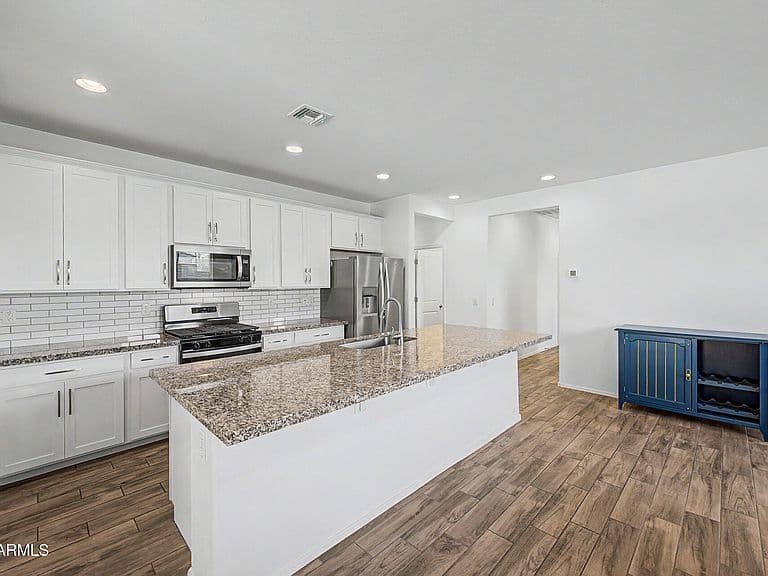 17334 W WANDERING CREEK Road photo 2