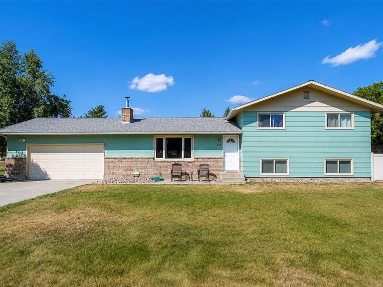 215 Park Dr photo 1