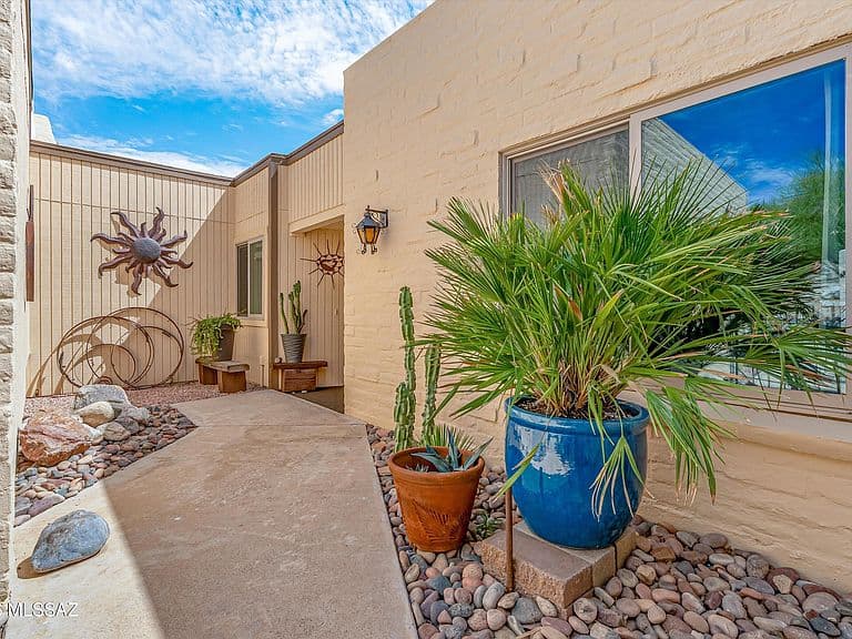 5012 N Camino Del Lazo photo 2
