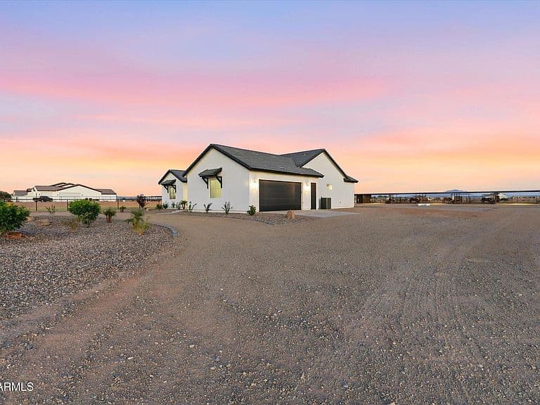 3655 E Graythorn Way photo 5