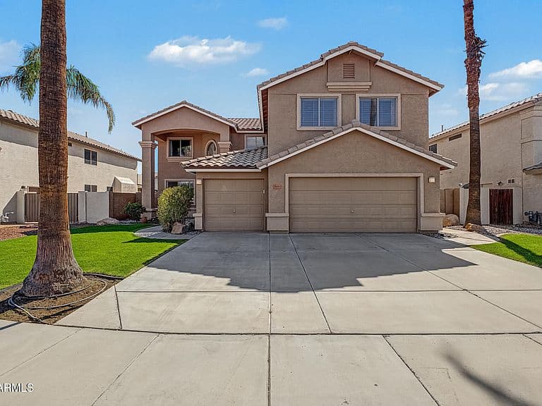 465 W REDWOOD Drive photo 2