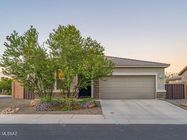10928 W Pleasant View Dr photo 1