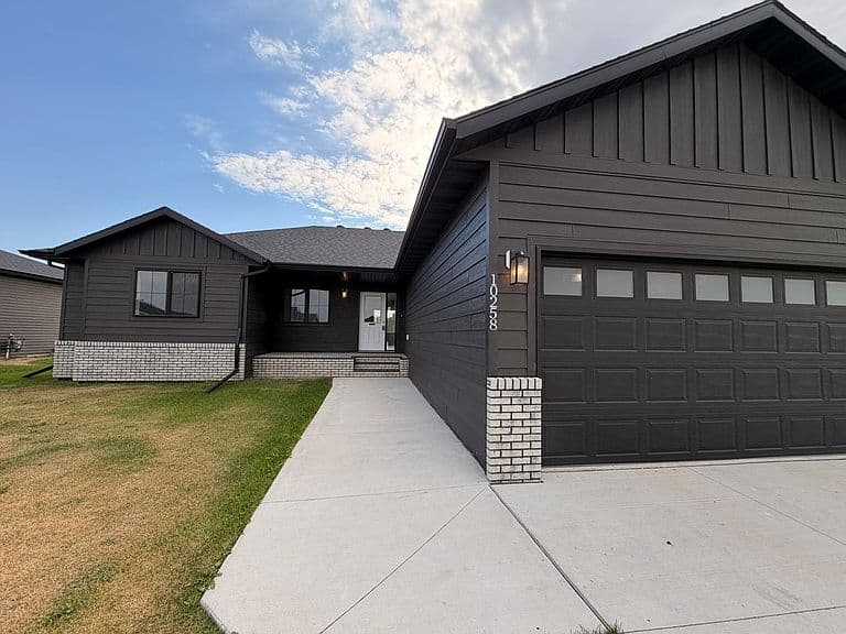 10258 Burgundy Dr photo 2