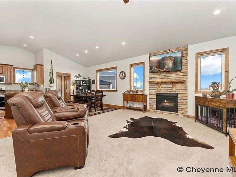 1082 Blue Mountain Rd photo 5