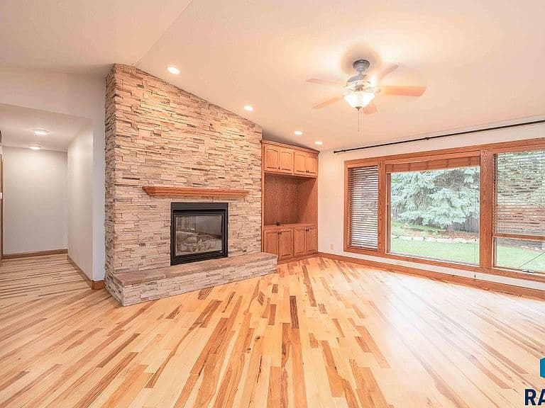 1008 W Batcheller Ln photo 3
