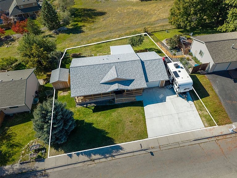 5905 Longview Dr photo 3