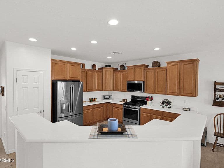 3618 N COLONIAL Court photo 4