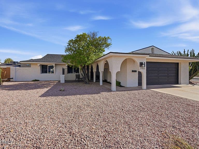 1703 E Laguna Drive photo 5