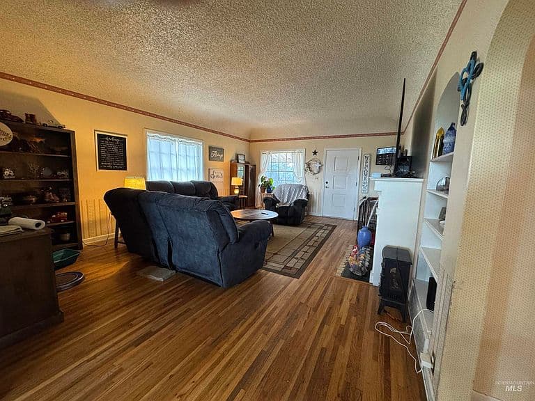 1698 State Highway 46 photo 4
