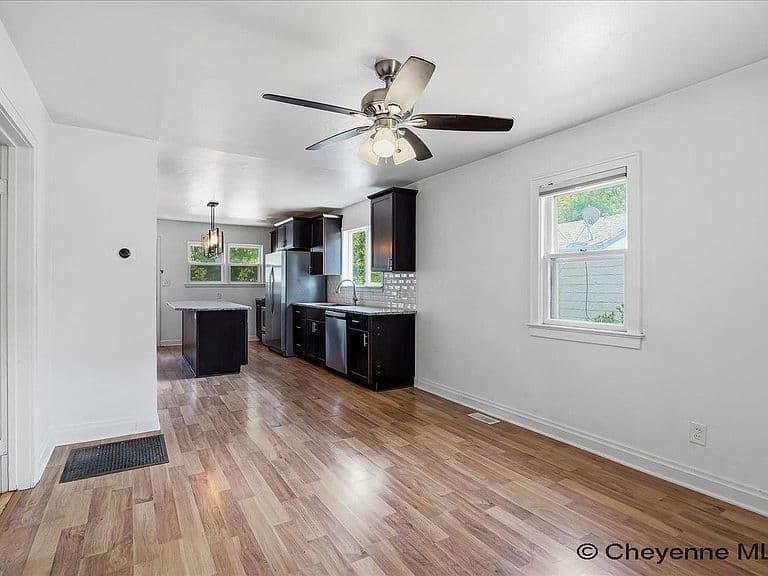 2315 Bradley Ave photo 4