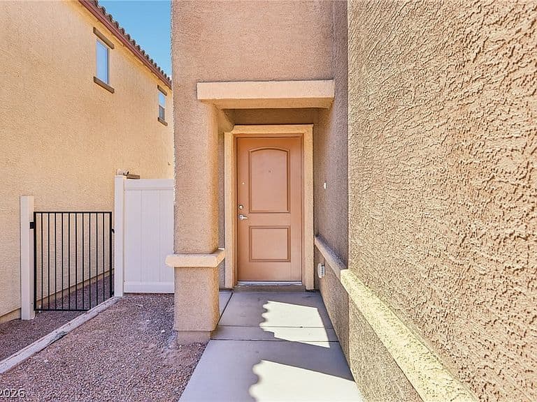 6439 Broadcloth Ct photo 5