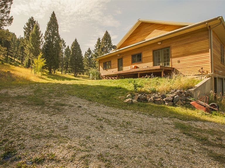 240 Tizer Lake Rd photo 3