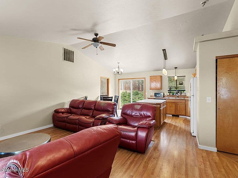 2800 N Wickiup Dr photo 4