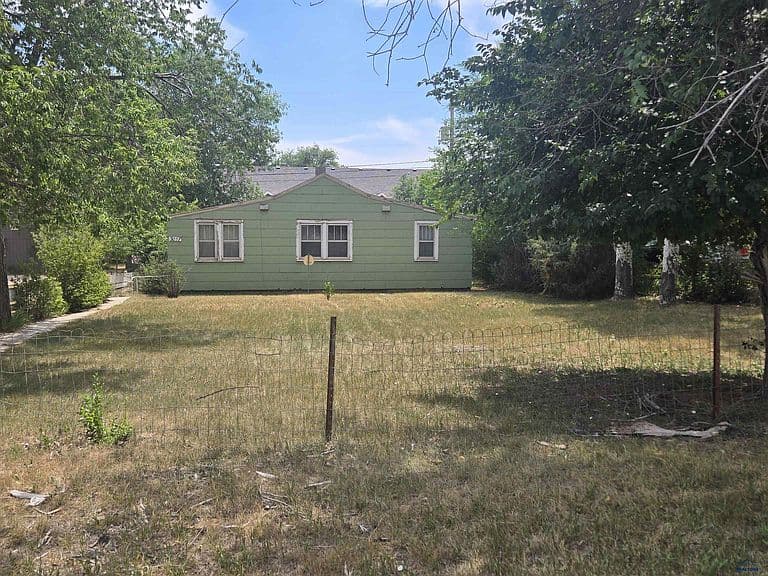 3017 W Omaha St photo 1