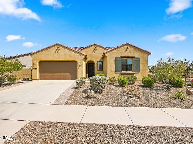 20475 W ELM Drive photo 3