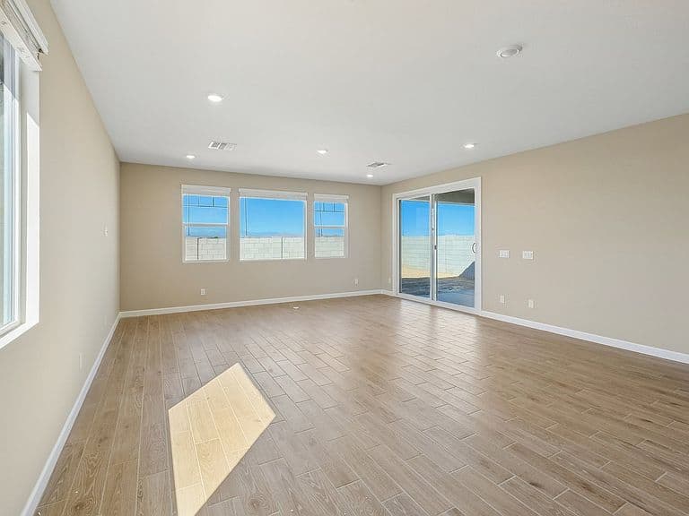 17835 W Electra Ln photo 4