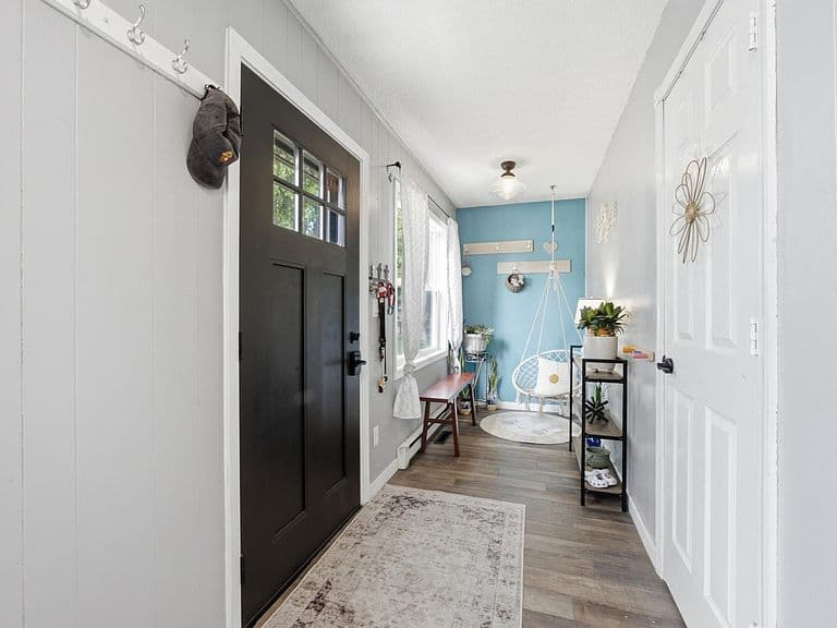 428 Brook Ave photo 4