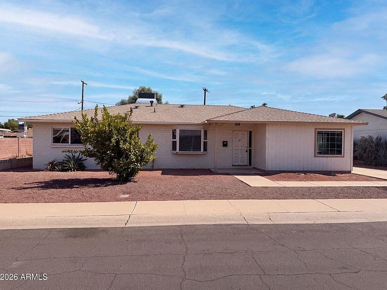 7329 E LEWIS Avenue photo 1