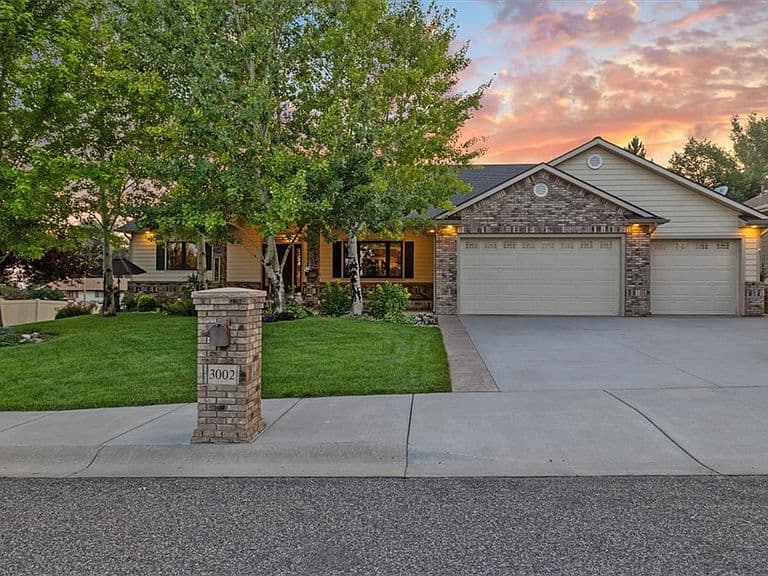 3002 Alpine Dr photo 1