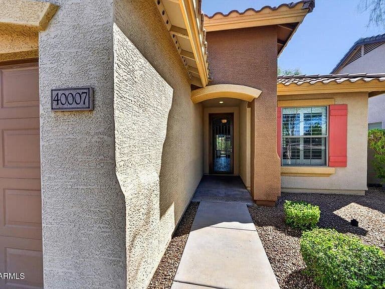 40007 N HIGH NOON Way photo 2
