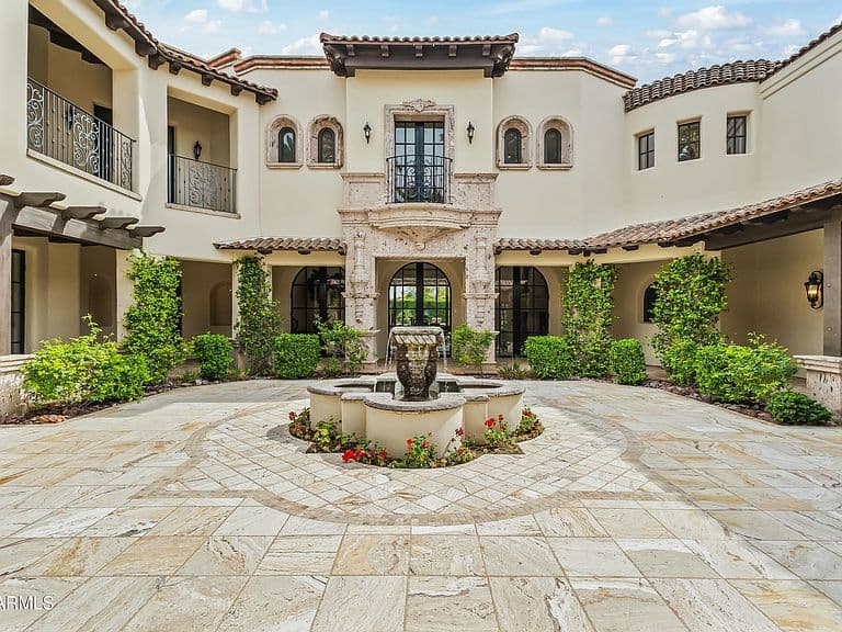 6721 E Cheney Dr photo 4