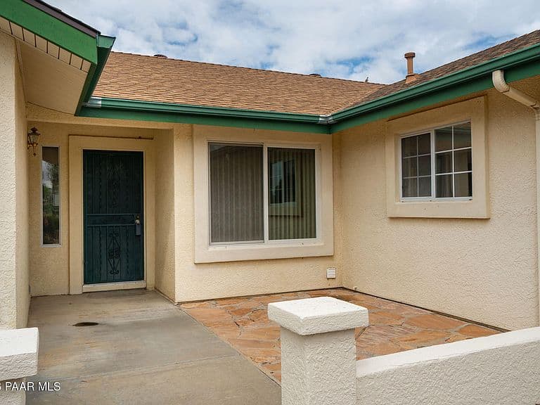 976 N Latigo Ln photo 2