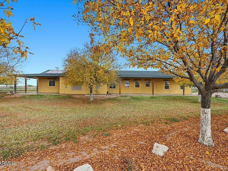 32025 W Marsh Rd photo 2