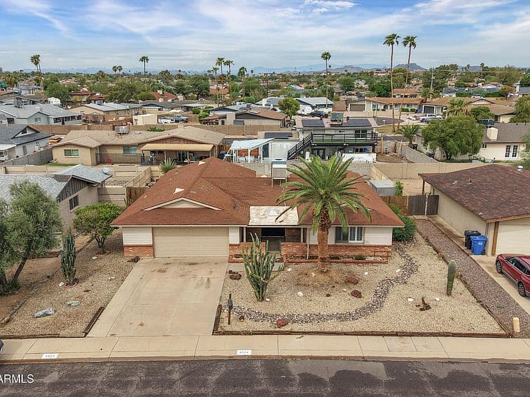 4554 W PARADISE Drive photo 1