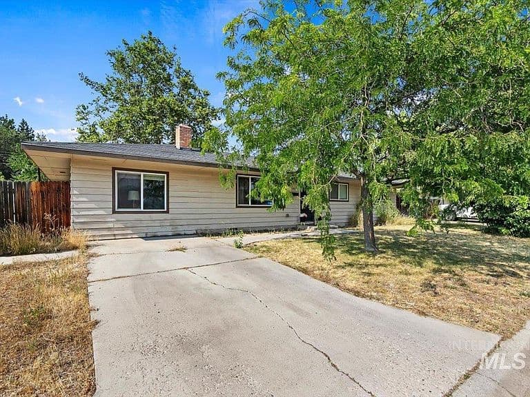 3902 W Saint Andrews Dr photo 2