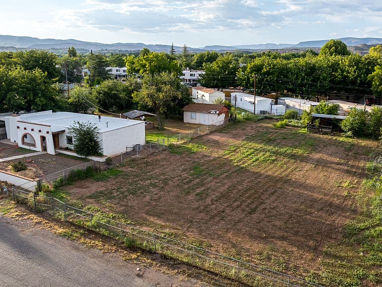 1646 E COCONINO Street photo 3