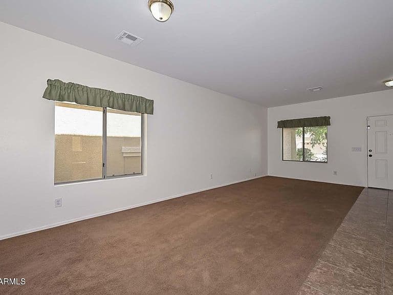 9541 W Frank Avenue photo 4