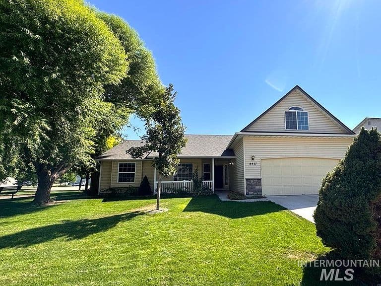 2237 W Lake Pointe Ct photo 1