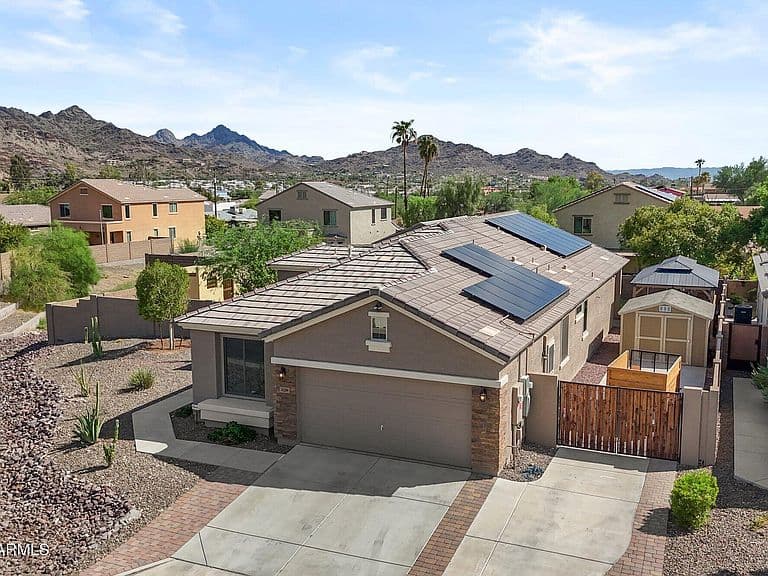 1229 E SHANGRI LA Road photo 1