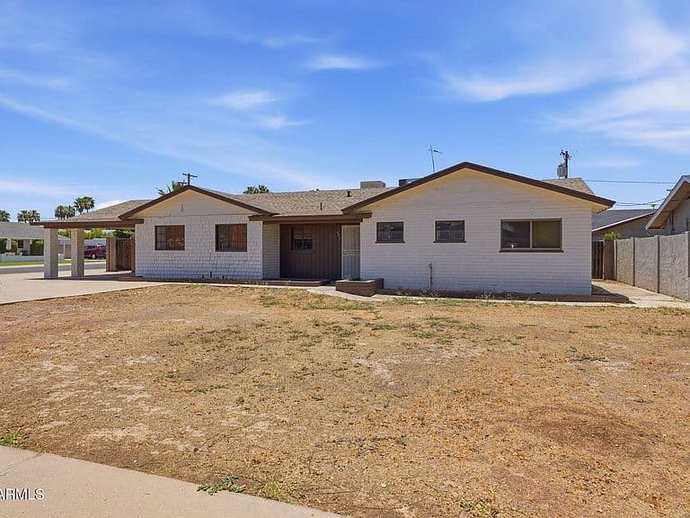 5517 E AVALON Drive photo 2