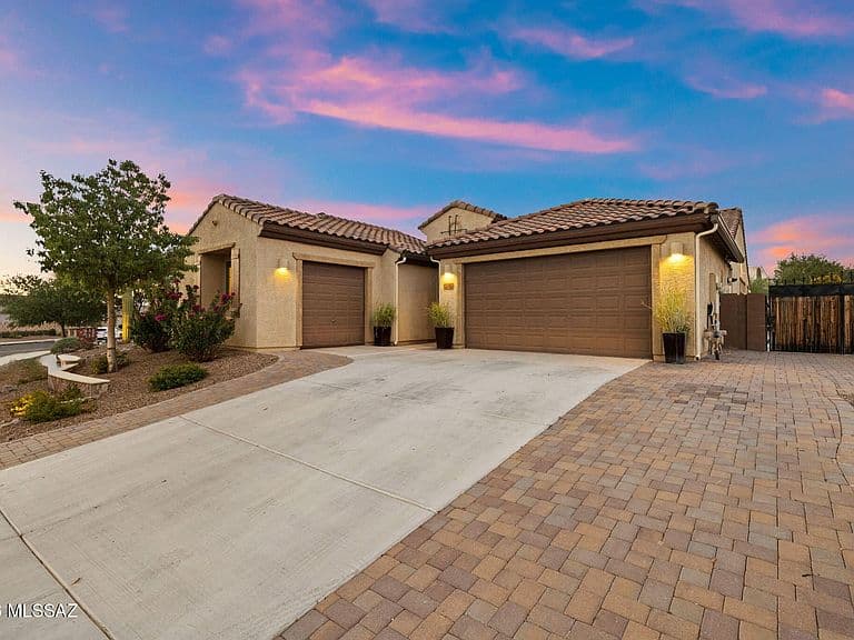 5040 W Paseo Rancho Acero photo 1