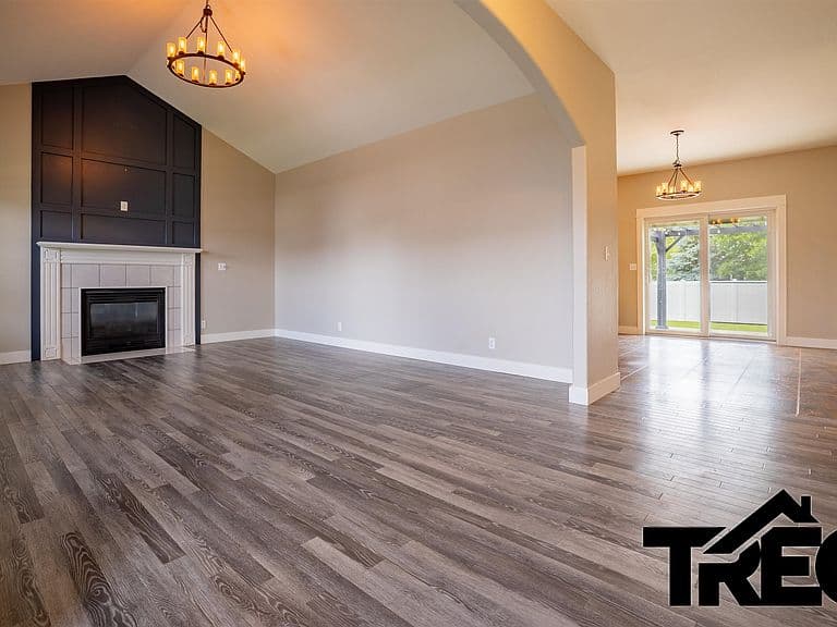 642 Cedarwood photo 2