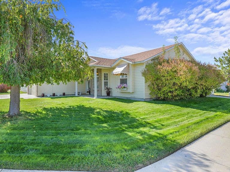 1423 S Bonneville Dr photo 5