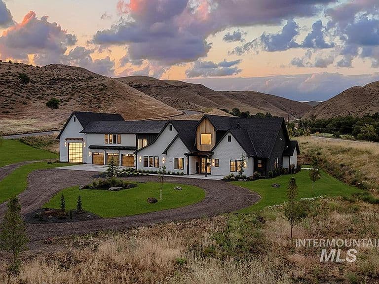6162 N High Valley Way photo 1