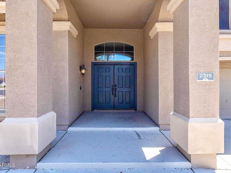 2315 N AVOCA Street N photo 5
