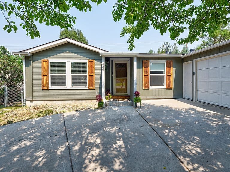 436 Barney St photo 1