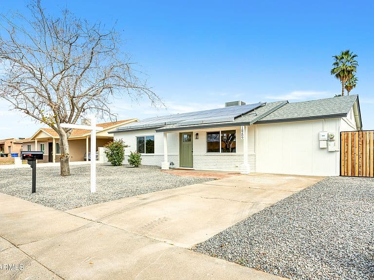 18209 N 34th Ln photo 2