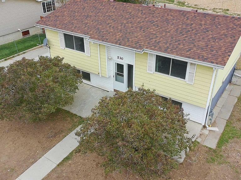 530 Logan St photo 2