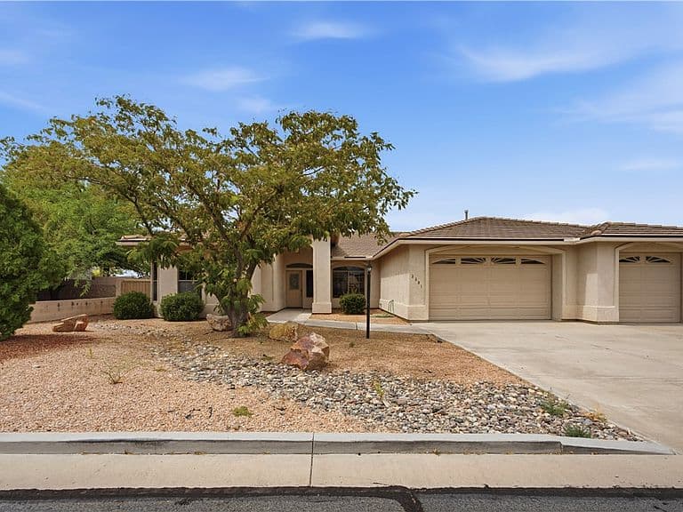 2281 Mesa Drive photo 2