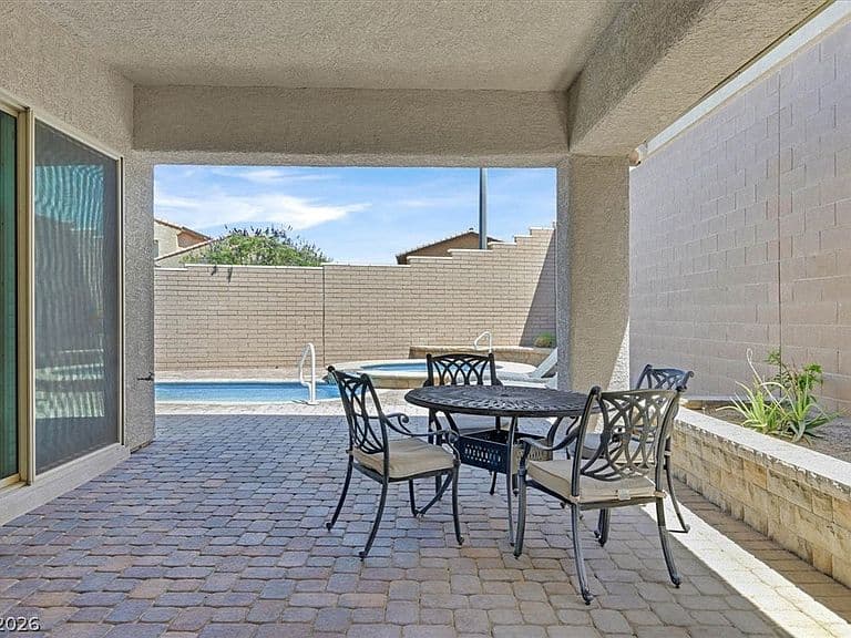 349 Gillespie Glen Ave photo 4