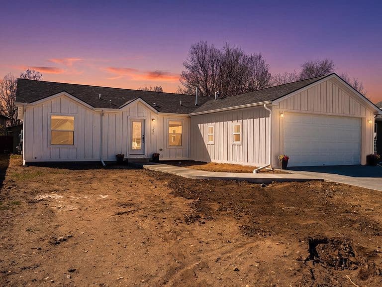 1328 N Heights Ln photo 1